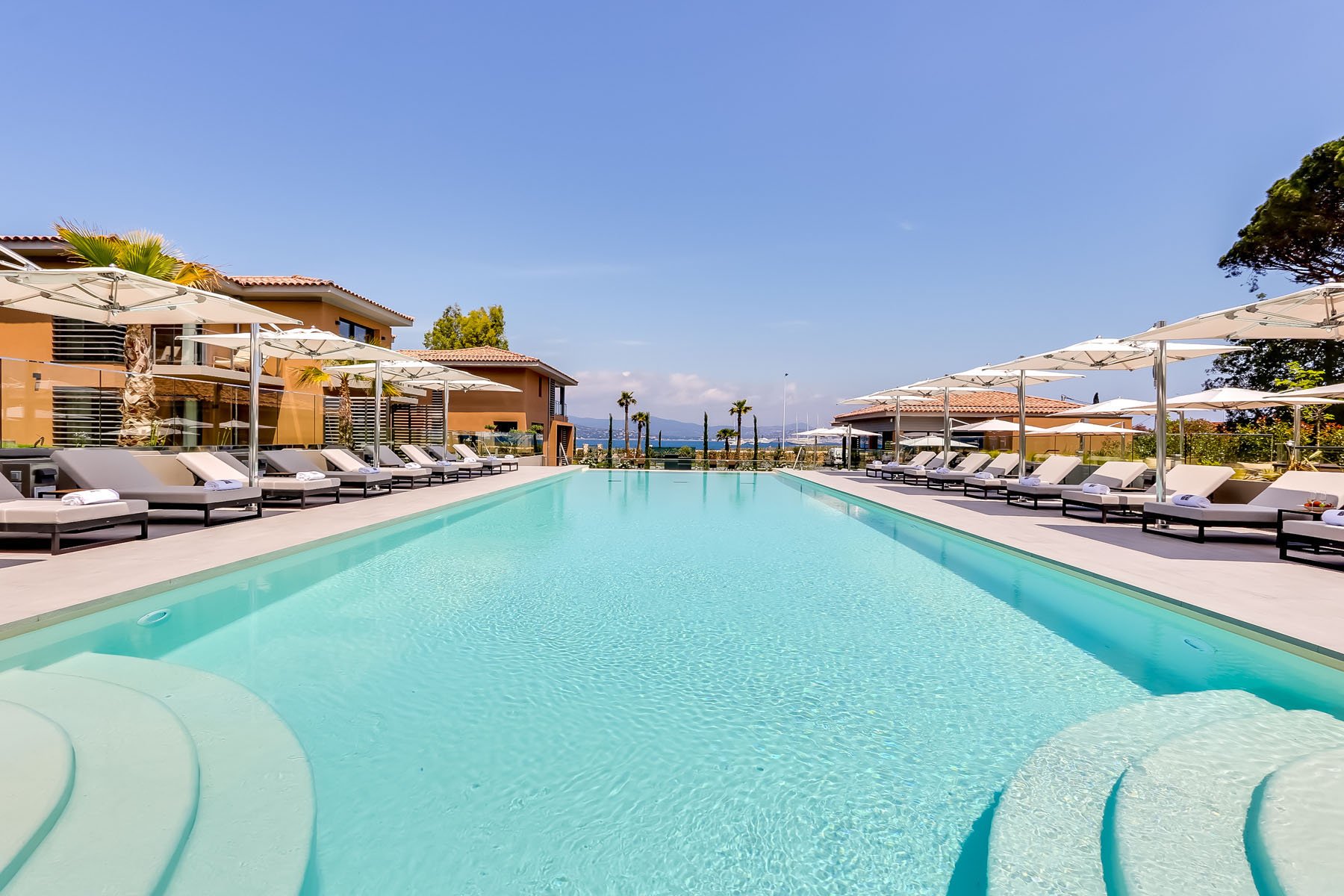 Piscine exterieure - Kube Hotel Saint-Tropez - Côte d'Azur