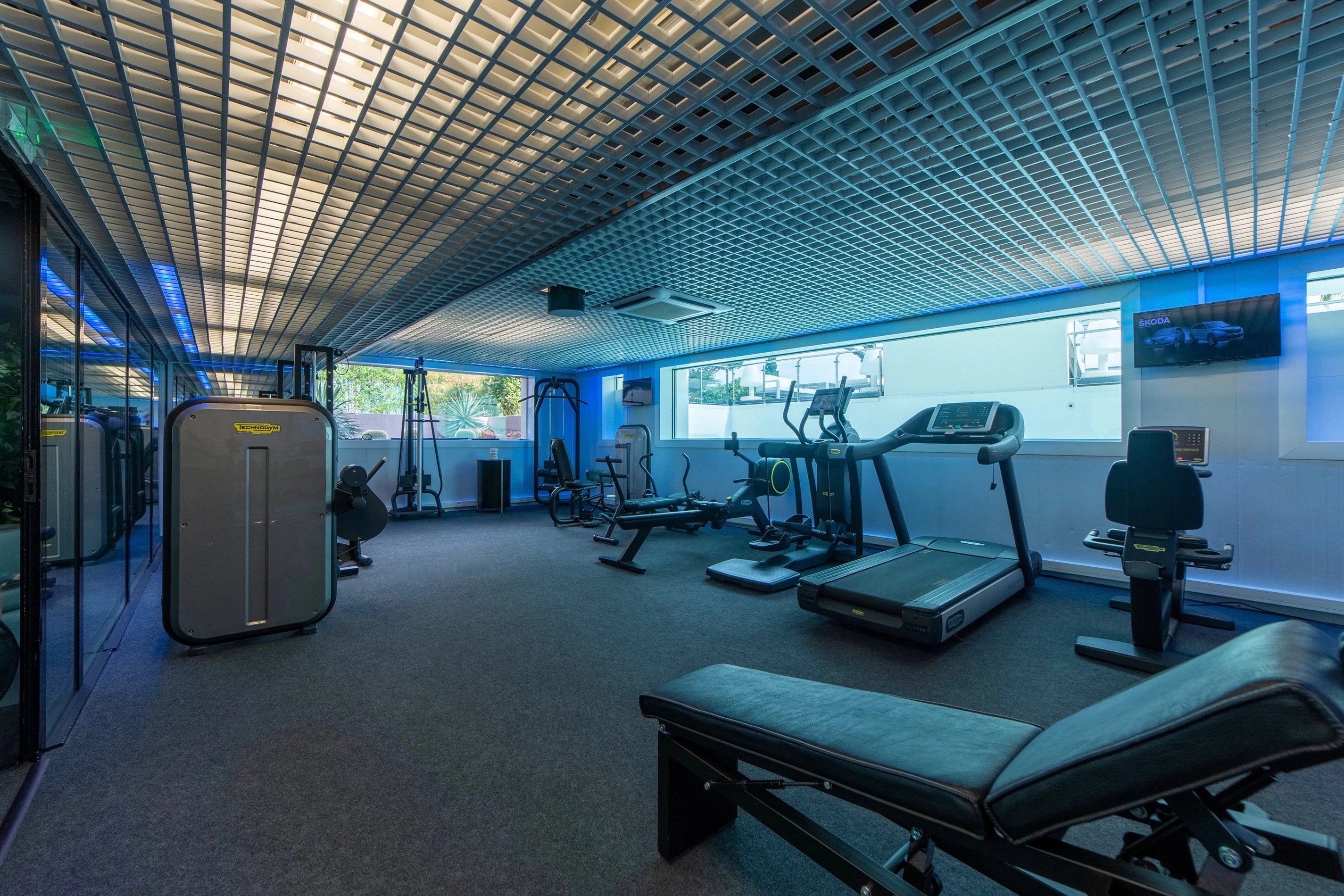 Kube Hôtel Saint Tropez ***** Hotel Spa French Riviera Pools Fitness