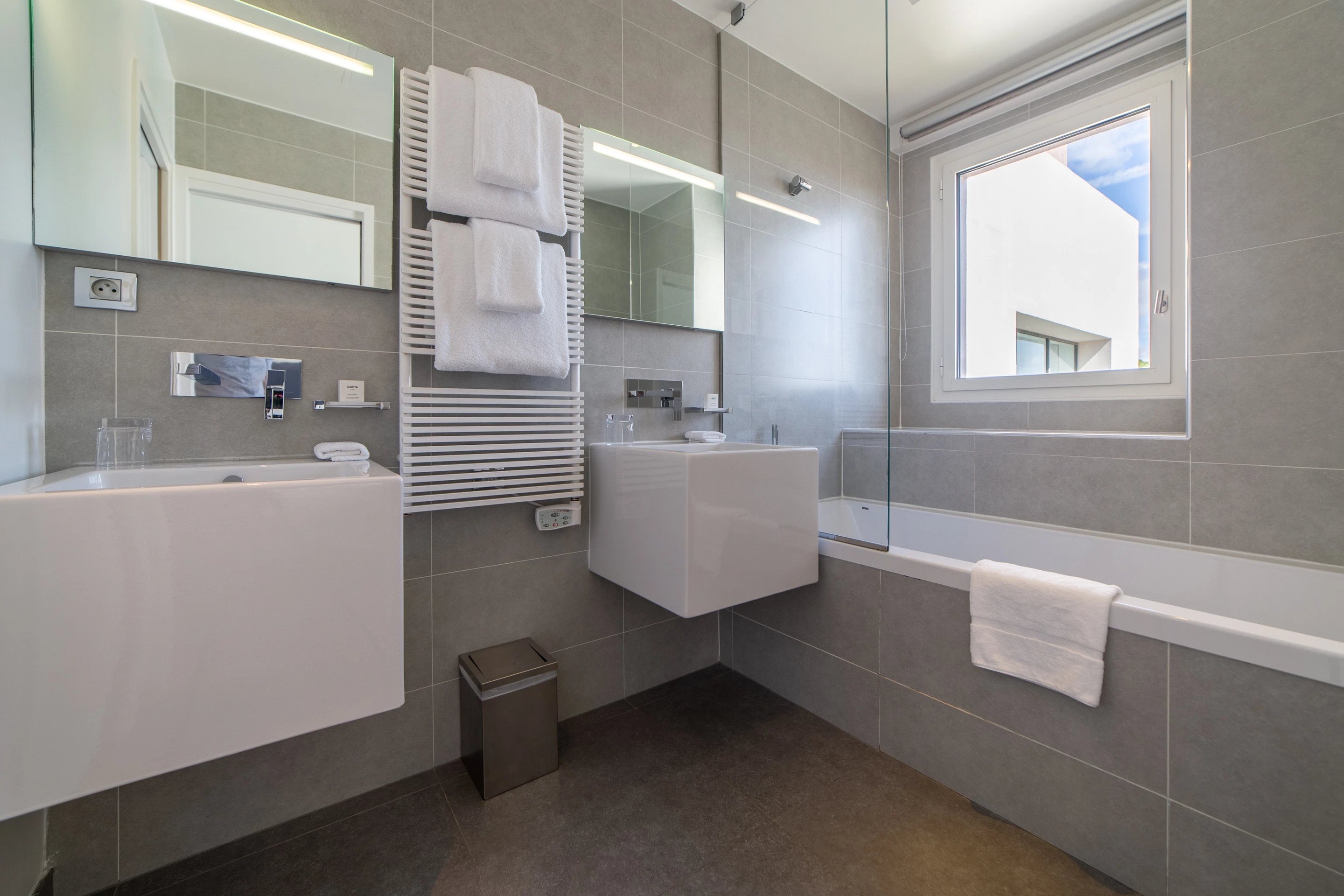 Kube Saint-Tropez - Chambre Classic WHITE Sea - Salle de bain