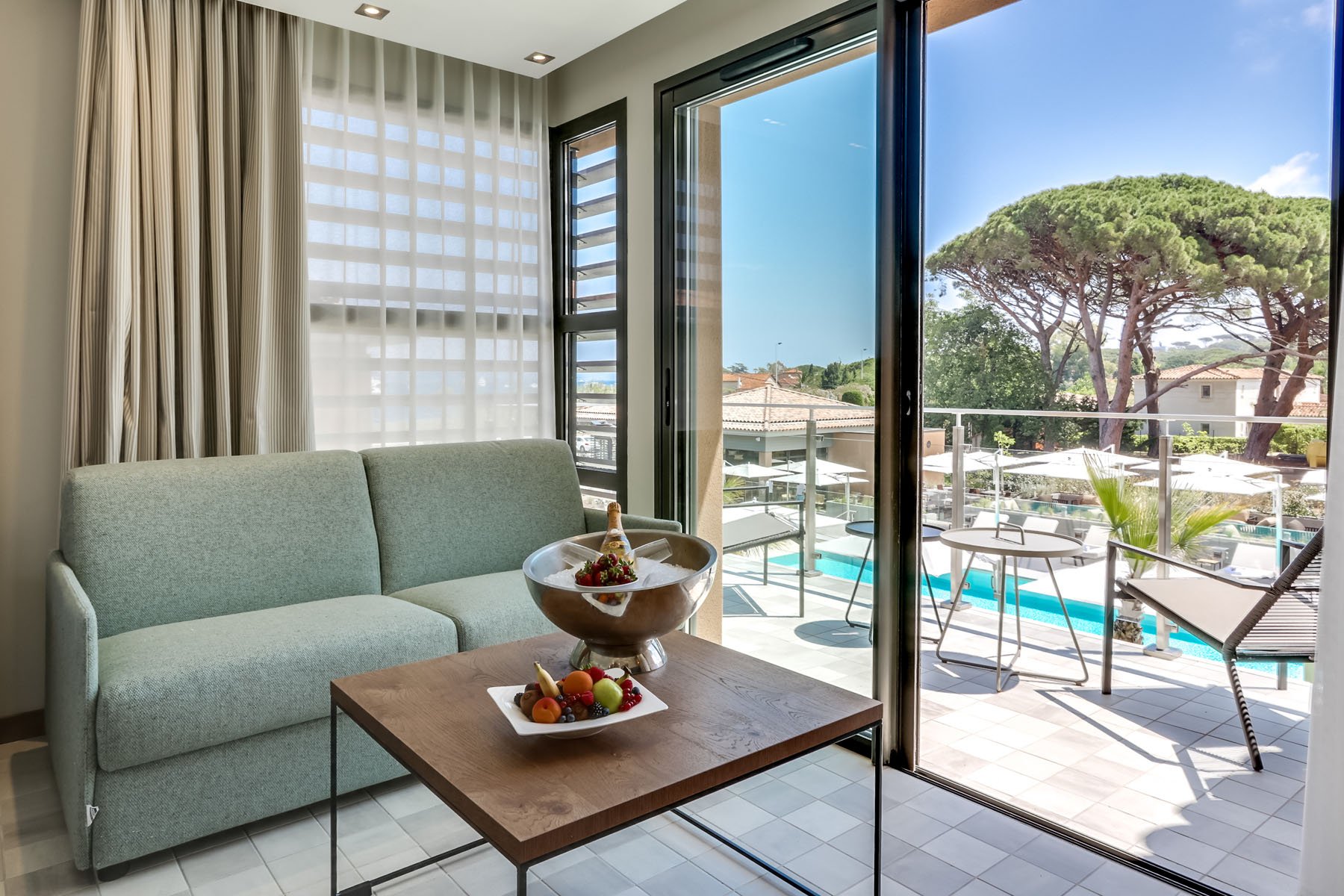 Pool view room - Kube Hotel Saint-Tropez - French Riviera